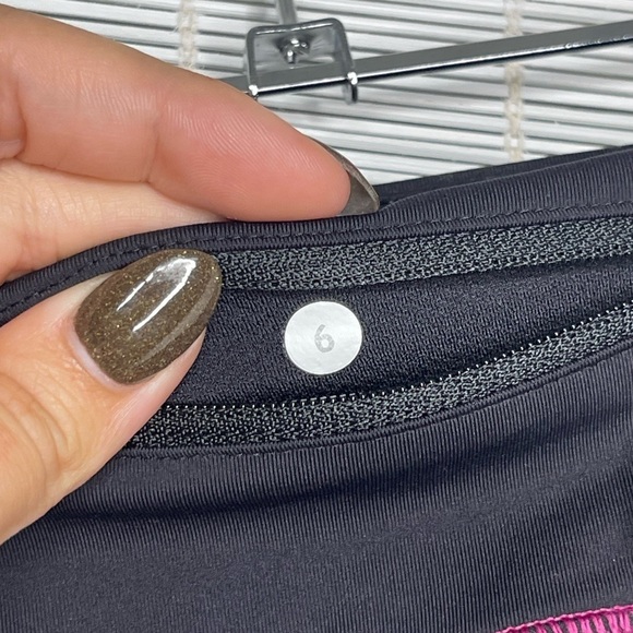 Lululemon Speed Short 2016 SeaWheeze Grid Map Size 6 Collector Item NWT - Picture 7 of 8